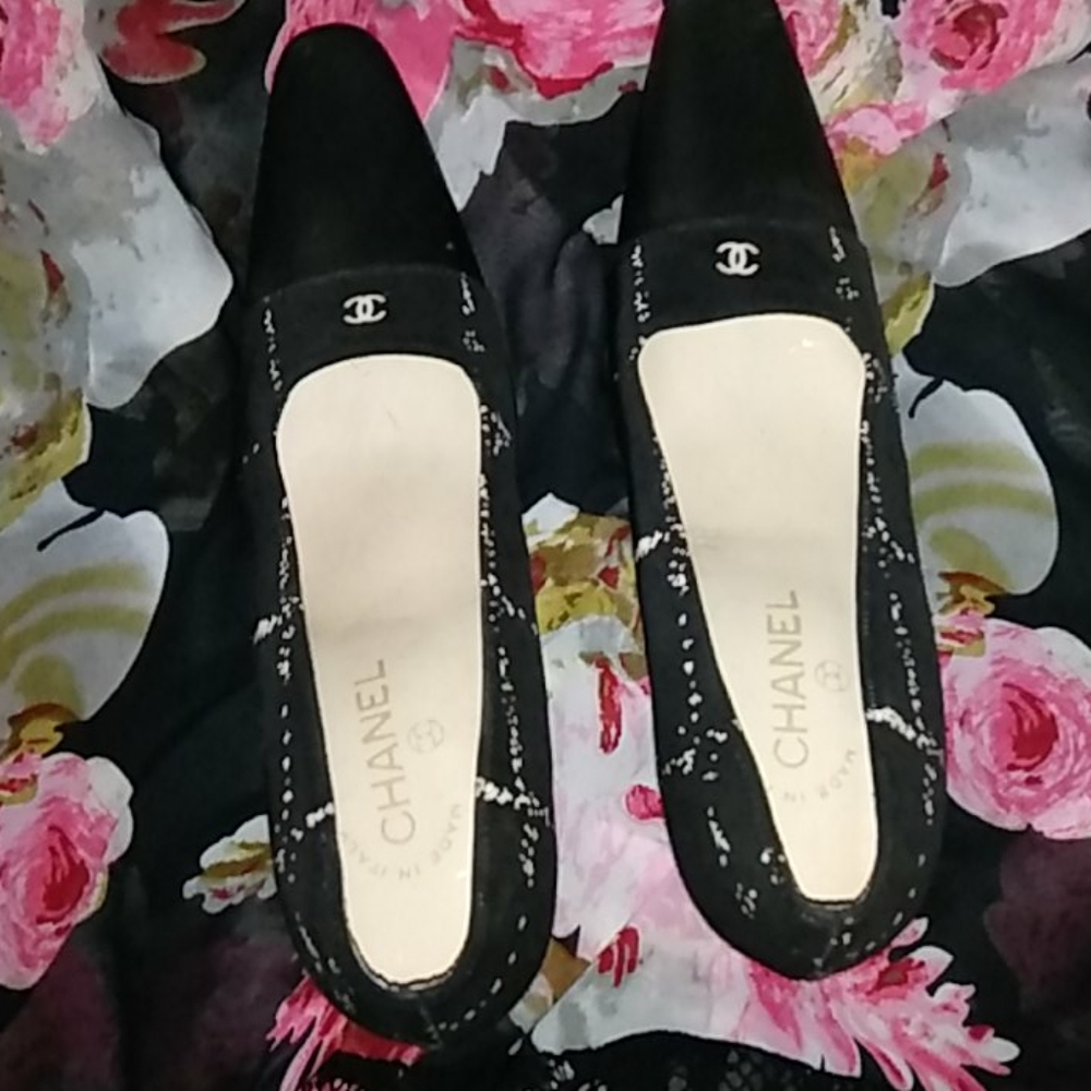 Chanel pumps